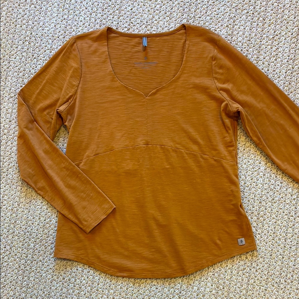 Royal Robbins Women's Long Sleeve Sweetheart Top in Rust Orange